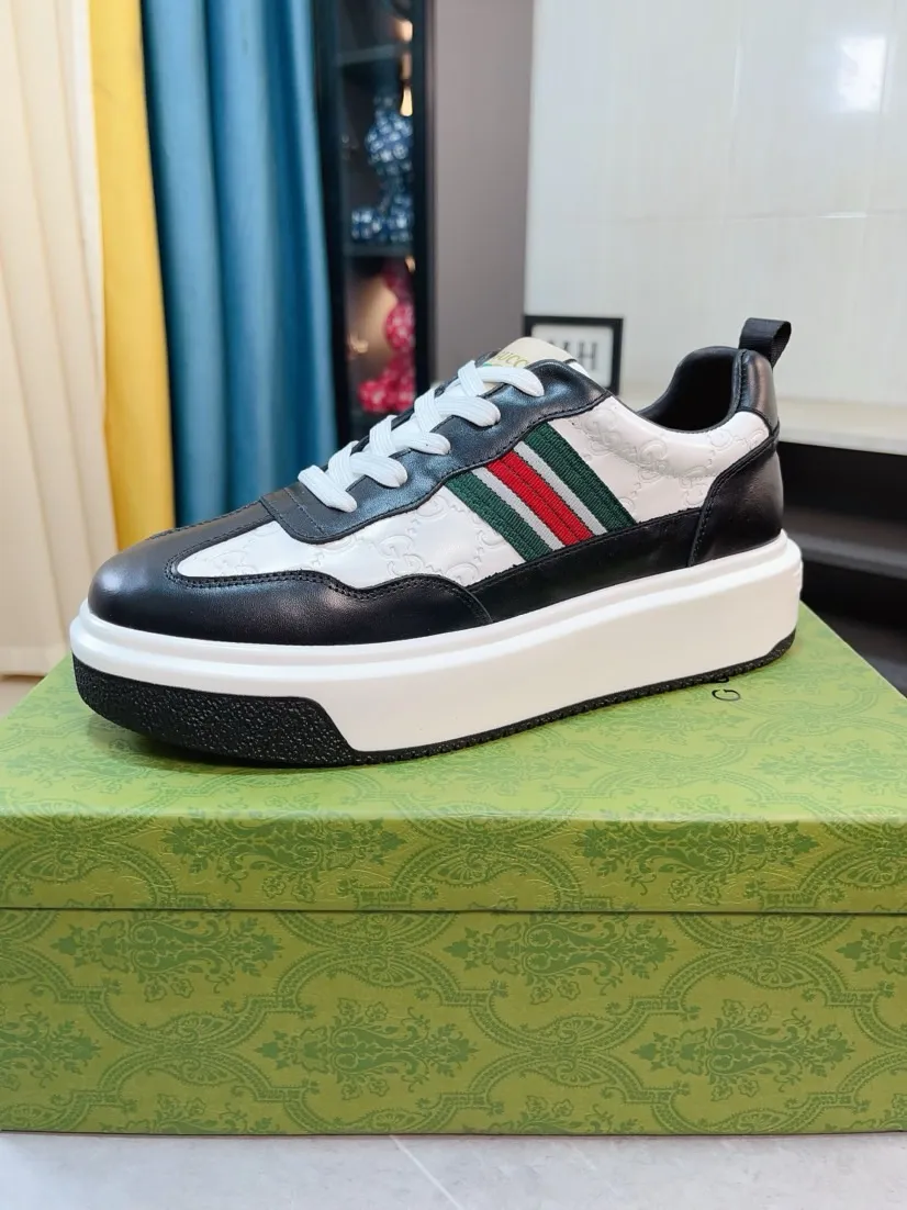 Men's shoes 💰458🌹🌹[GUCCI] Gucci's new lace-up casual men's shoes are on the market first, and the materials and workmanship are superior to all versions on the market. The highest quality shipped first-layer cowhide with imported original perforated materials➕Genuine leather lining, privately molded soft outsole, high foot comfort, imported special materials highlight the brand's unique charm, high-end customization 38-44